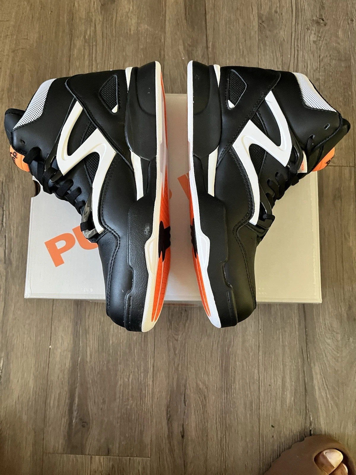 Reebok Pump Omni Zone II Unisex Basketball Shoes - White/Black/O - photo 2