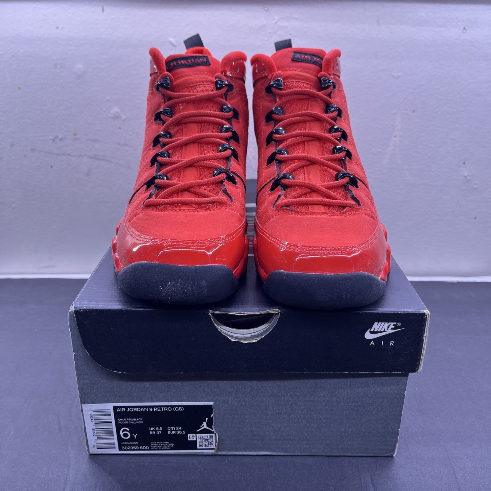 Air Jordan 9 Retro (GS) Chile Red Size 6Y 302359-600 Brand New