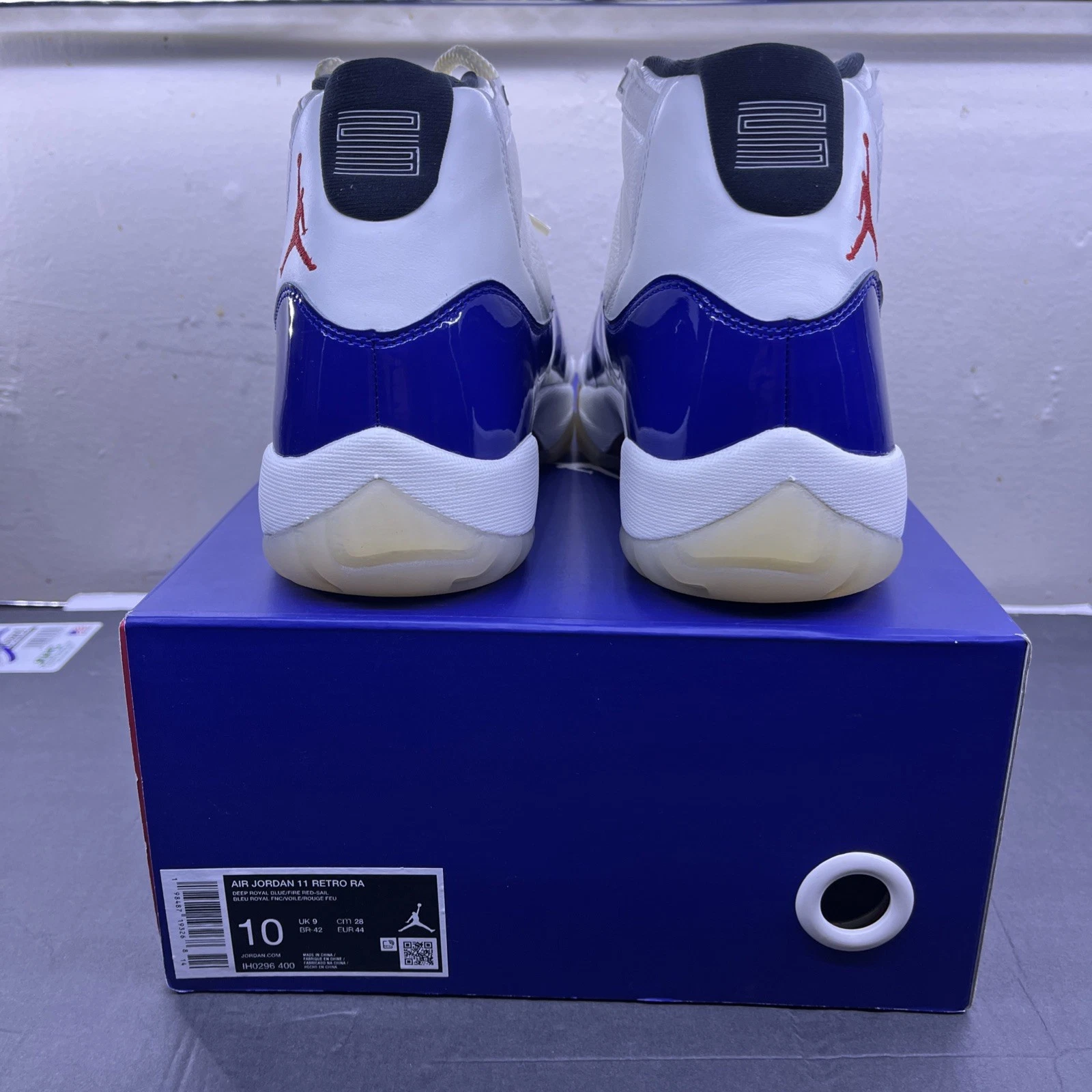 Air Jordan 11 Retro Rare Air - White Blue Red Size 10 Men - photo 2