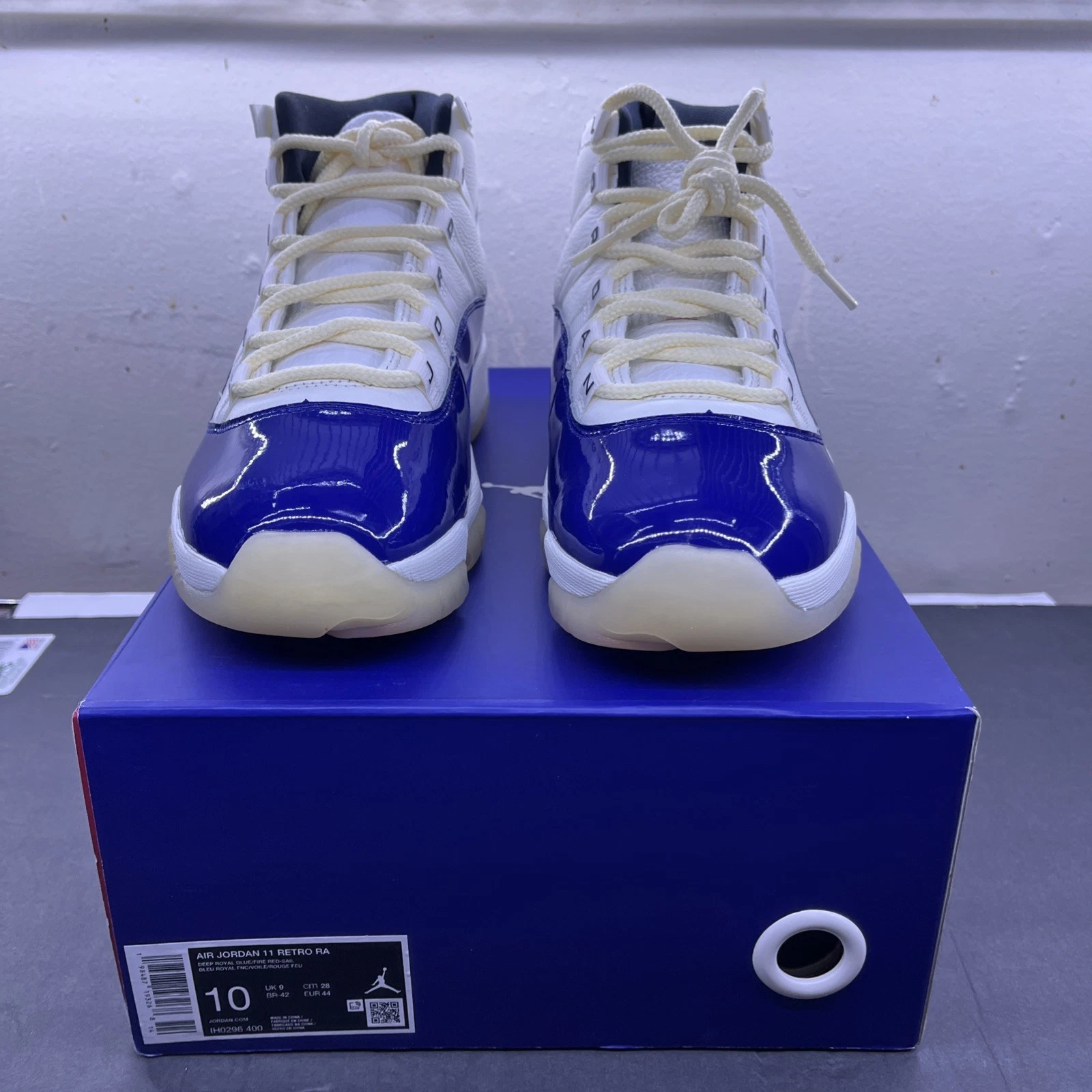 Air Jordan 11 Retro Rare Air - White Blue Red Size 10 Men - photo 4