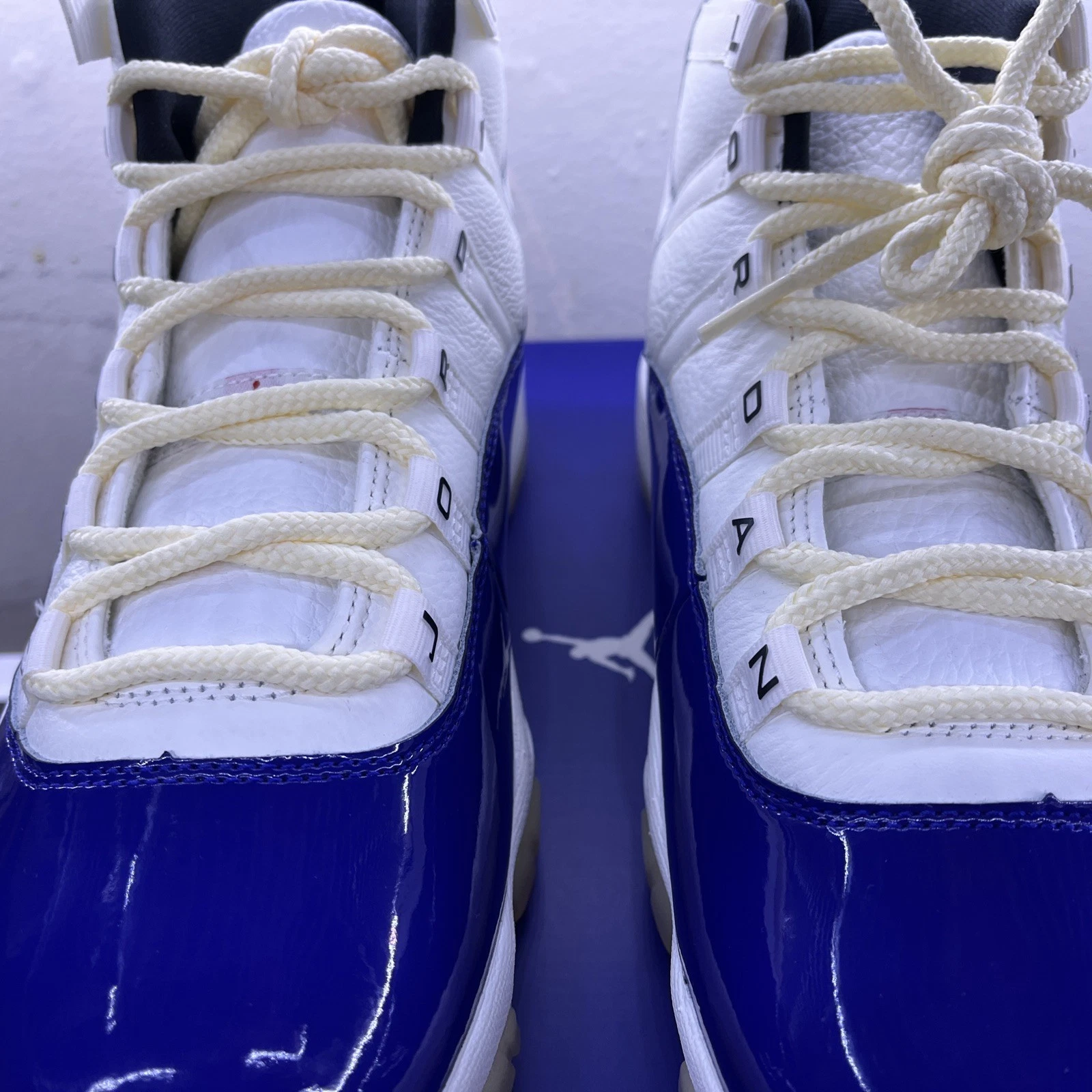 Air Jordan 11 Retro Rare Air - White Blue Red Size 10 Men - photo 5