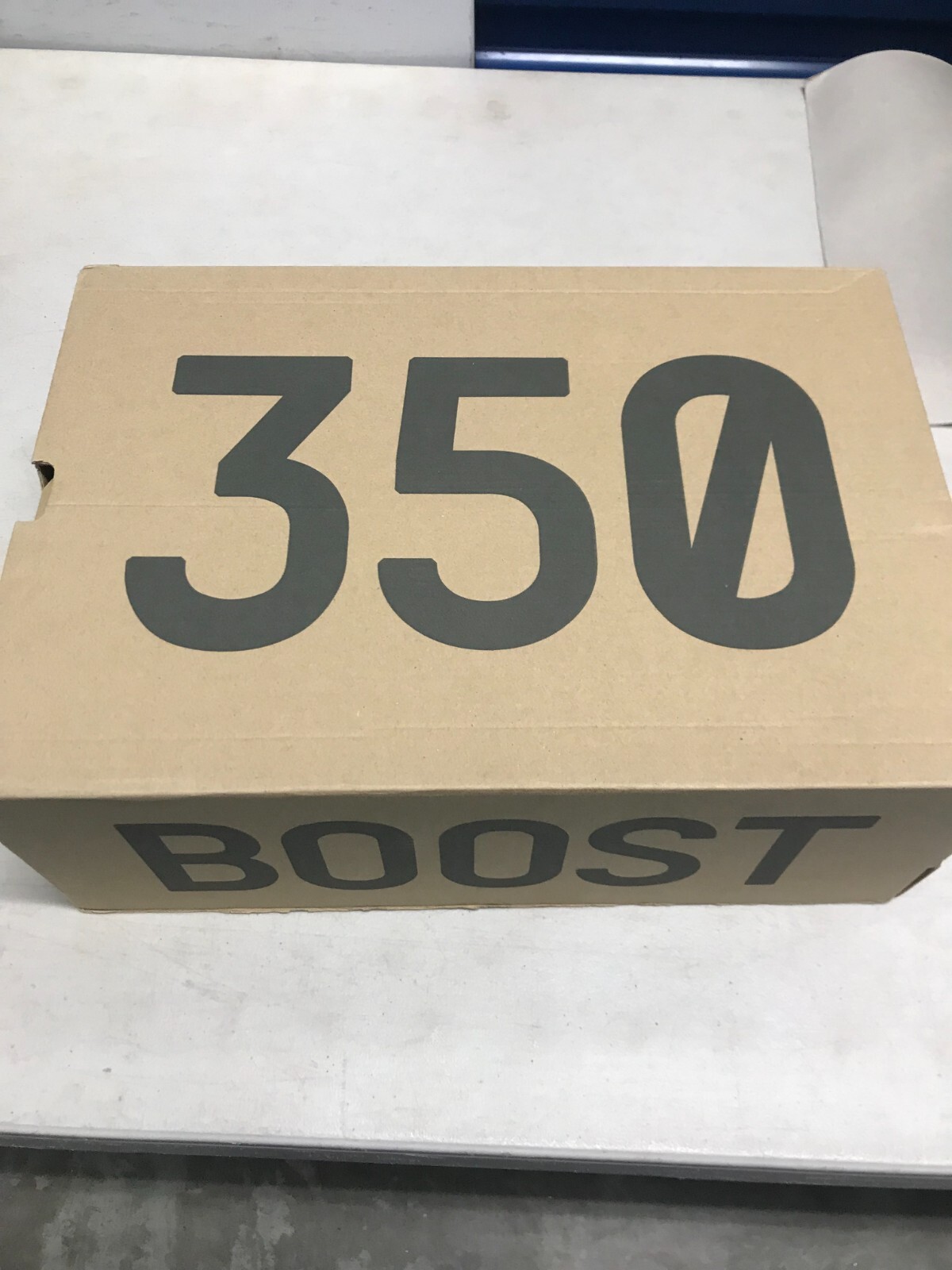 YEEZY BOOST 350 V2