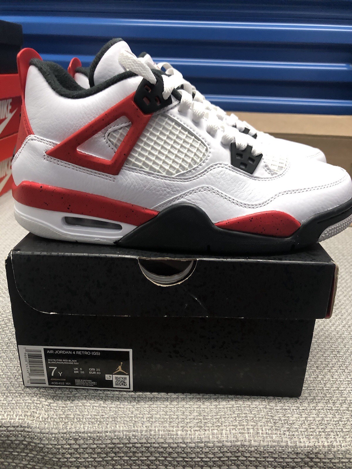 Jordan Retro 4 Mid Red Cement