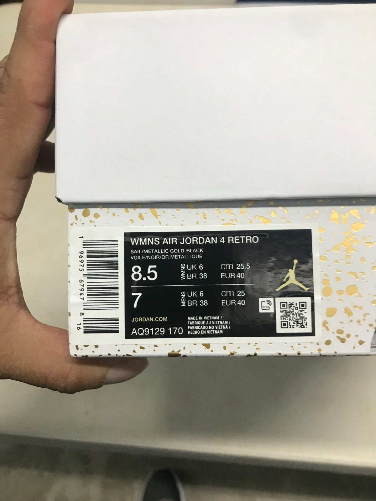 WMNS AIR JORDAN 4 RETRO Gold Metallic