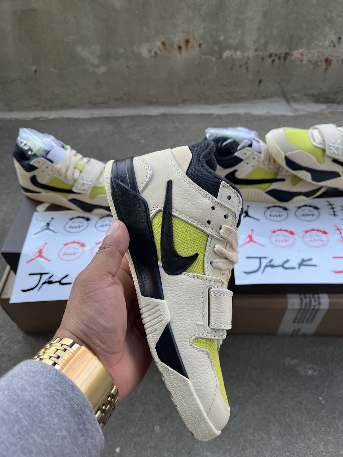 Jordan Jumpman Jack TR Travis Scott Bright Cactus - Size 3.5 Men - photo 4