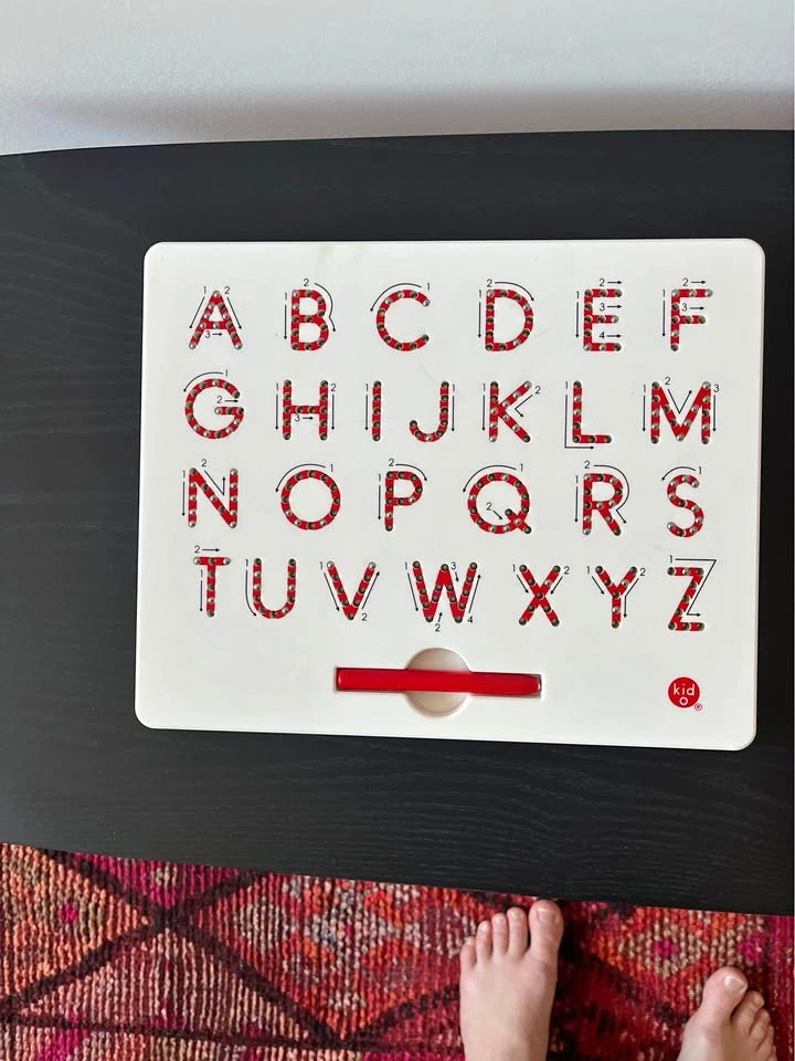 Kidco magnetic writing tablet