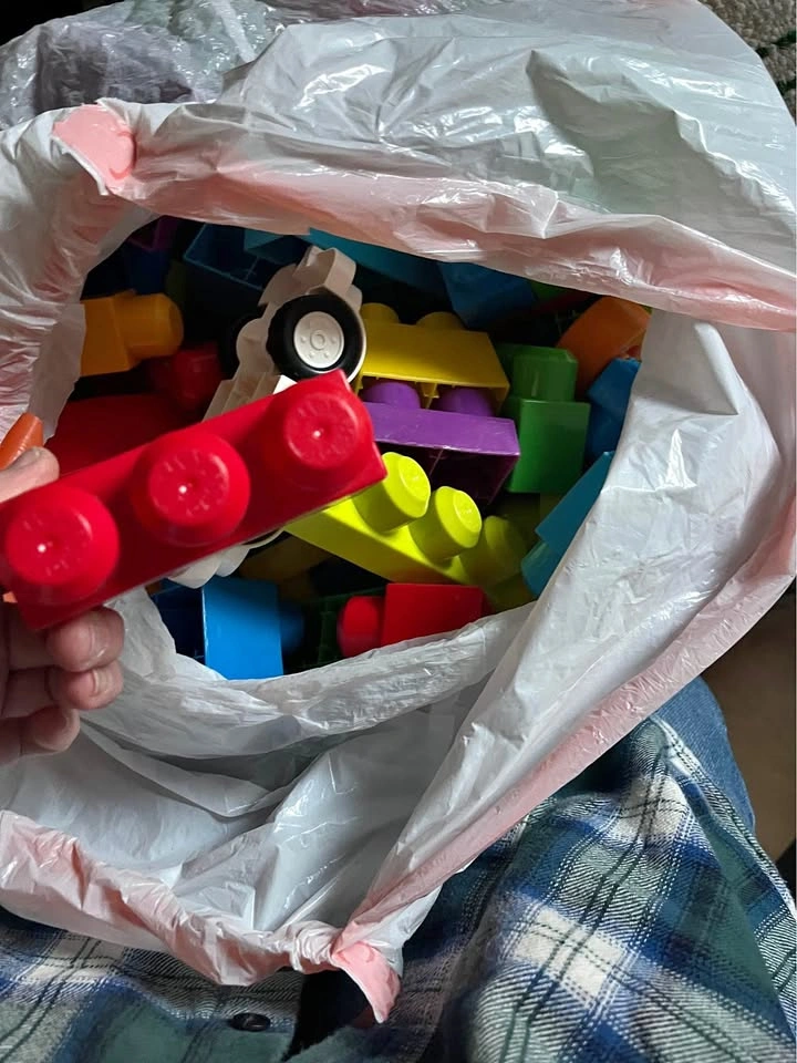 Mega blocks