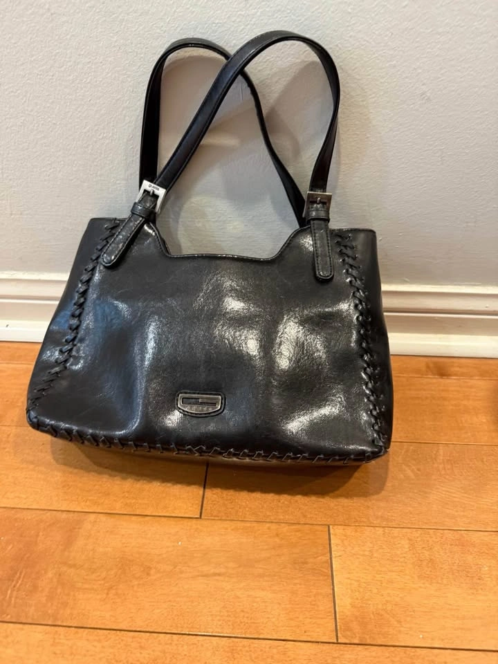 Guess Leather Handbag - photo 3