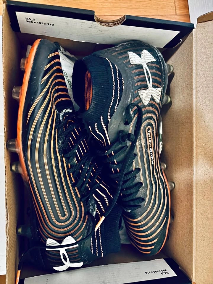 Under Armour Magnetico Control Pro MD FG Soccer Cleats - Size 9