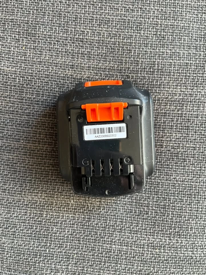12V Black & Decker Battery and charger for Power Tools - photo 3