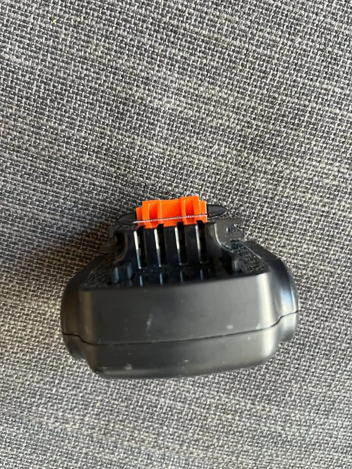 12V Black & Decker Battery and charger for Power Tools - photo 4