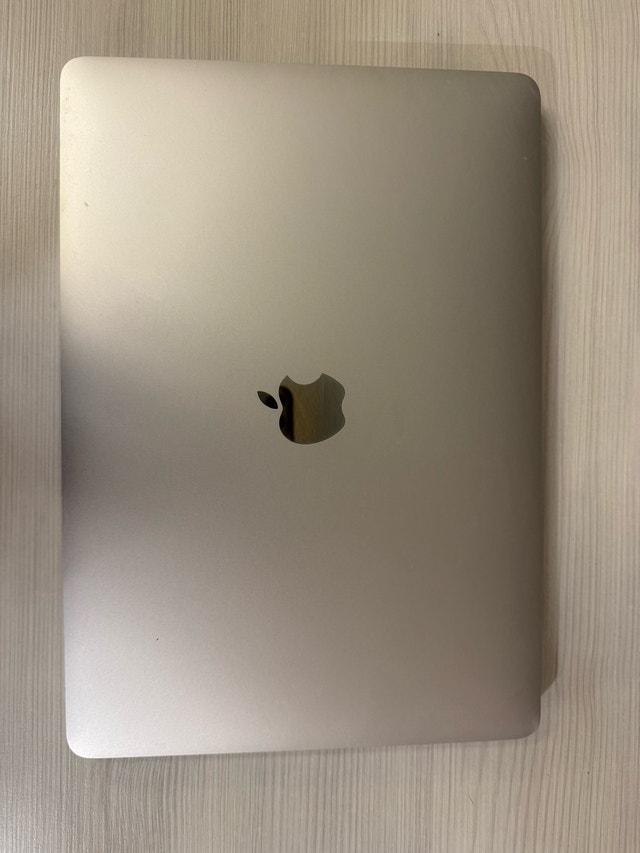 MacBook Air M1 (2020) - 512GB - 13.3” - Excellent Condition - photo 5