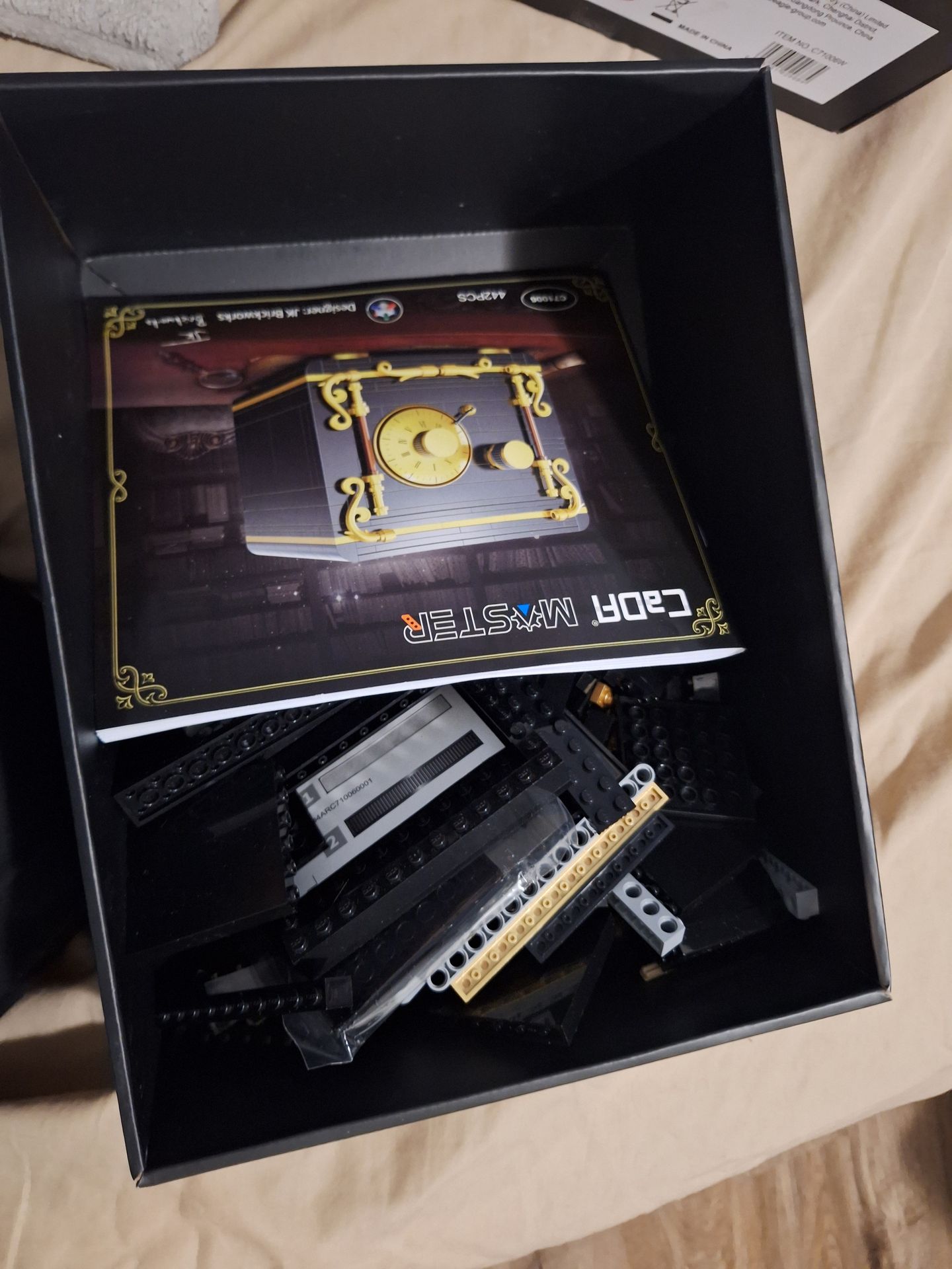 Buildable Brick Safe - photo 2
