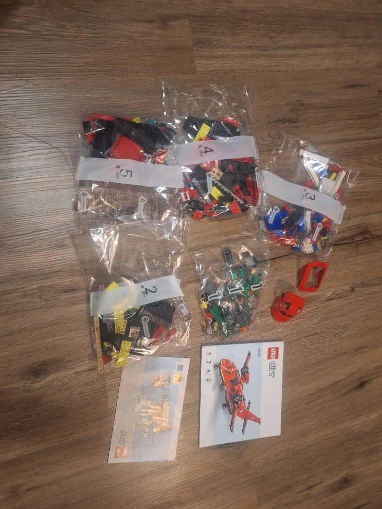 Lego 60413 Fire Rescue Plane - photo 3