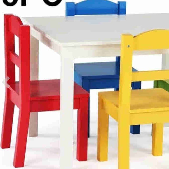 Kids Table and Chairs