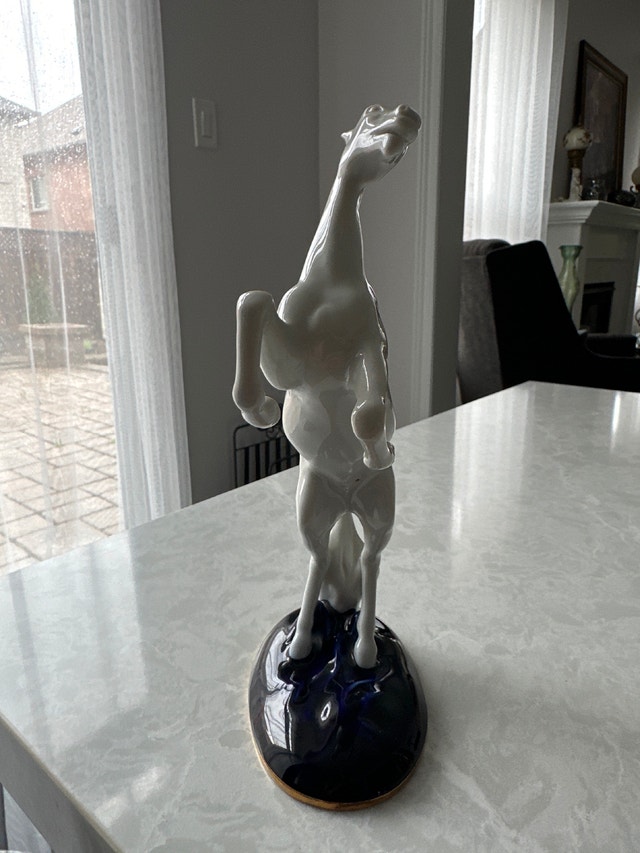 Royal Dux Bohemia VTG porcelain figurine of a rearing stallion. - photo 3