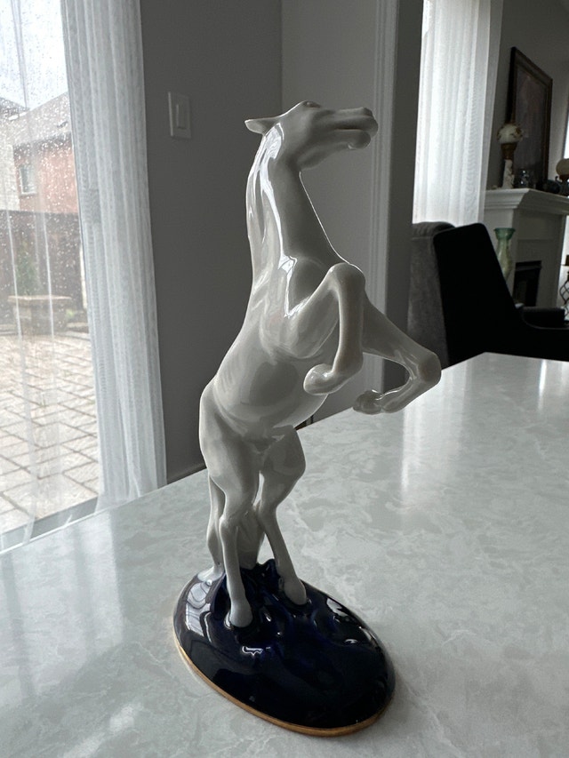 Royal Dux Bohemia VTG porcelain figurine of a rearing stallion. - photo 4