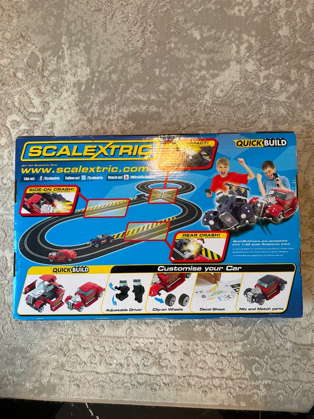 Scalextric 1:32 Slot Racing Demolition Derby Set - photo 3