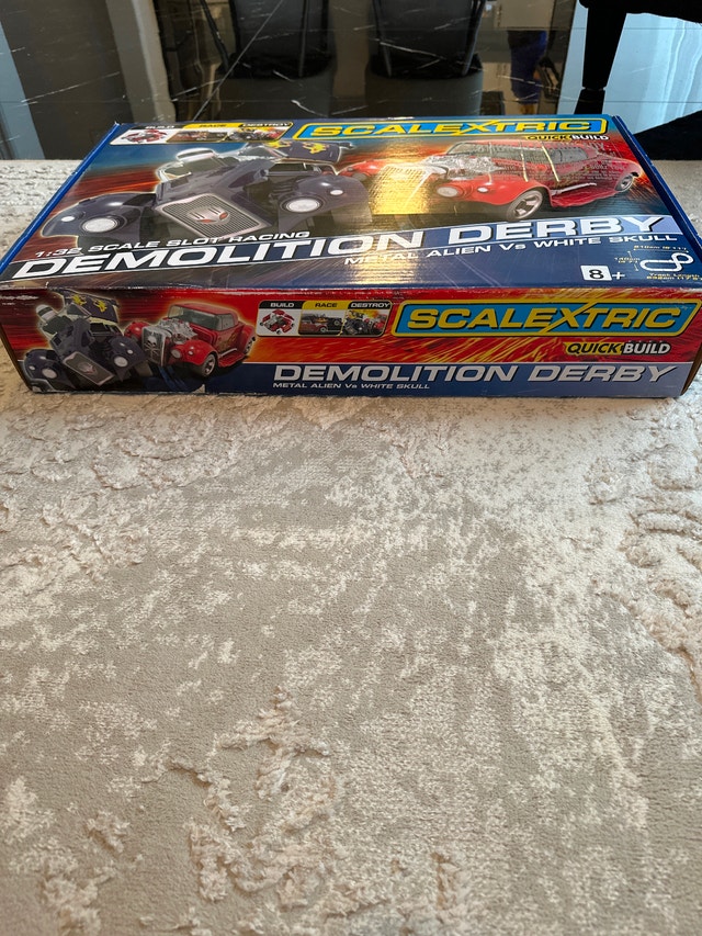 Scalextric 1:32 Slot Racing Demolition Derby Set - photo 5