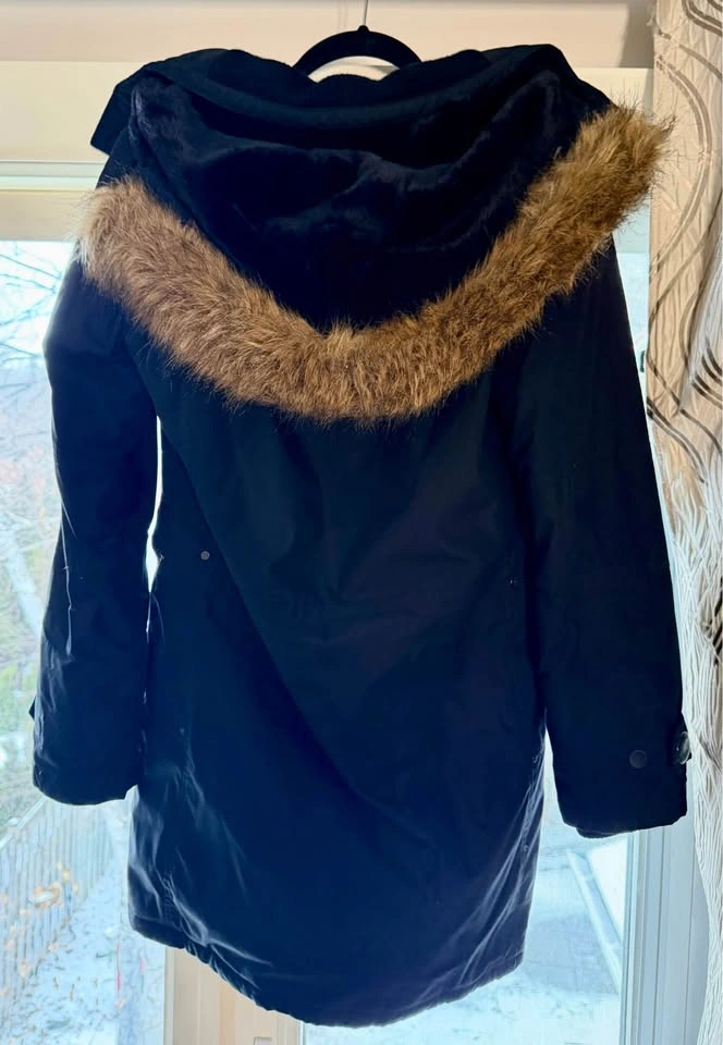 Aritzia TNA Ladies Winter Coat Size Medium - photo 2