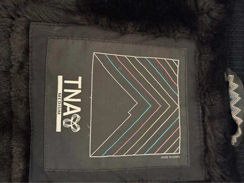 Aritzia TNA Ladies Winter Coat Size Medium - photo 3