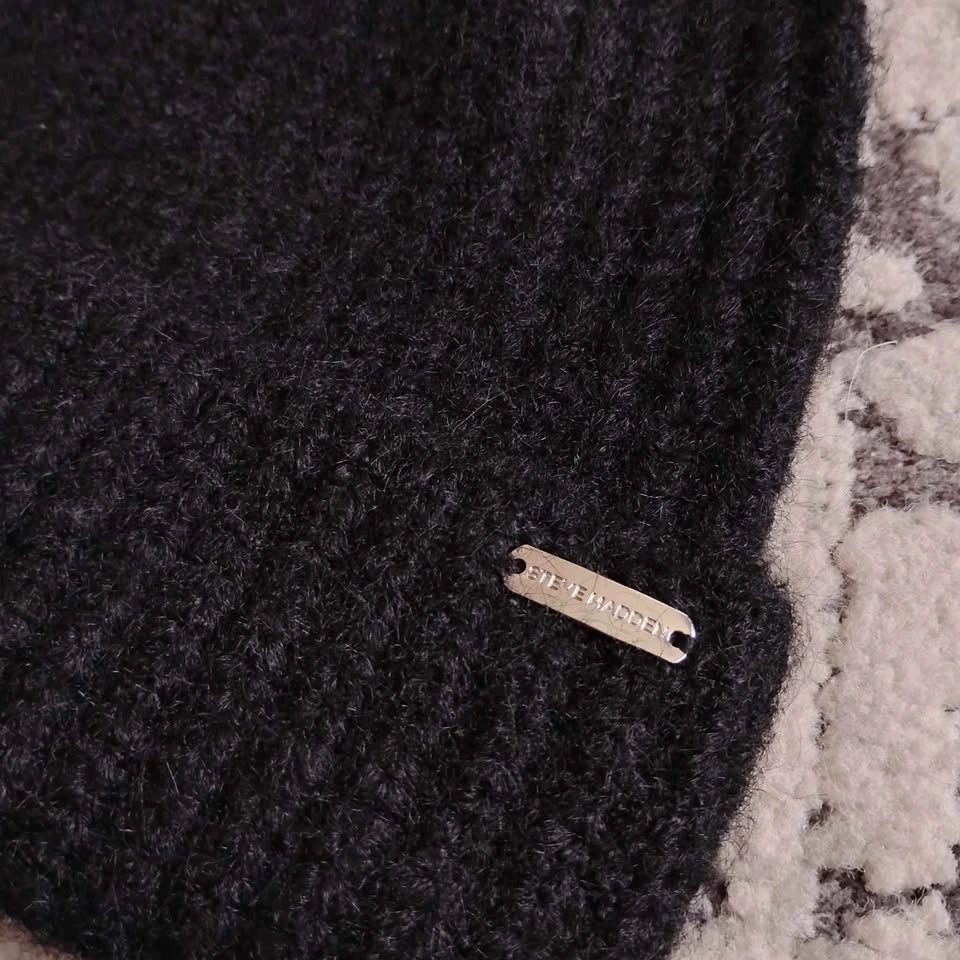 Steve Madden Hat and Scarf Set 🌱 - photo 2