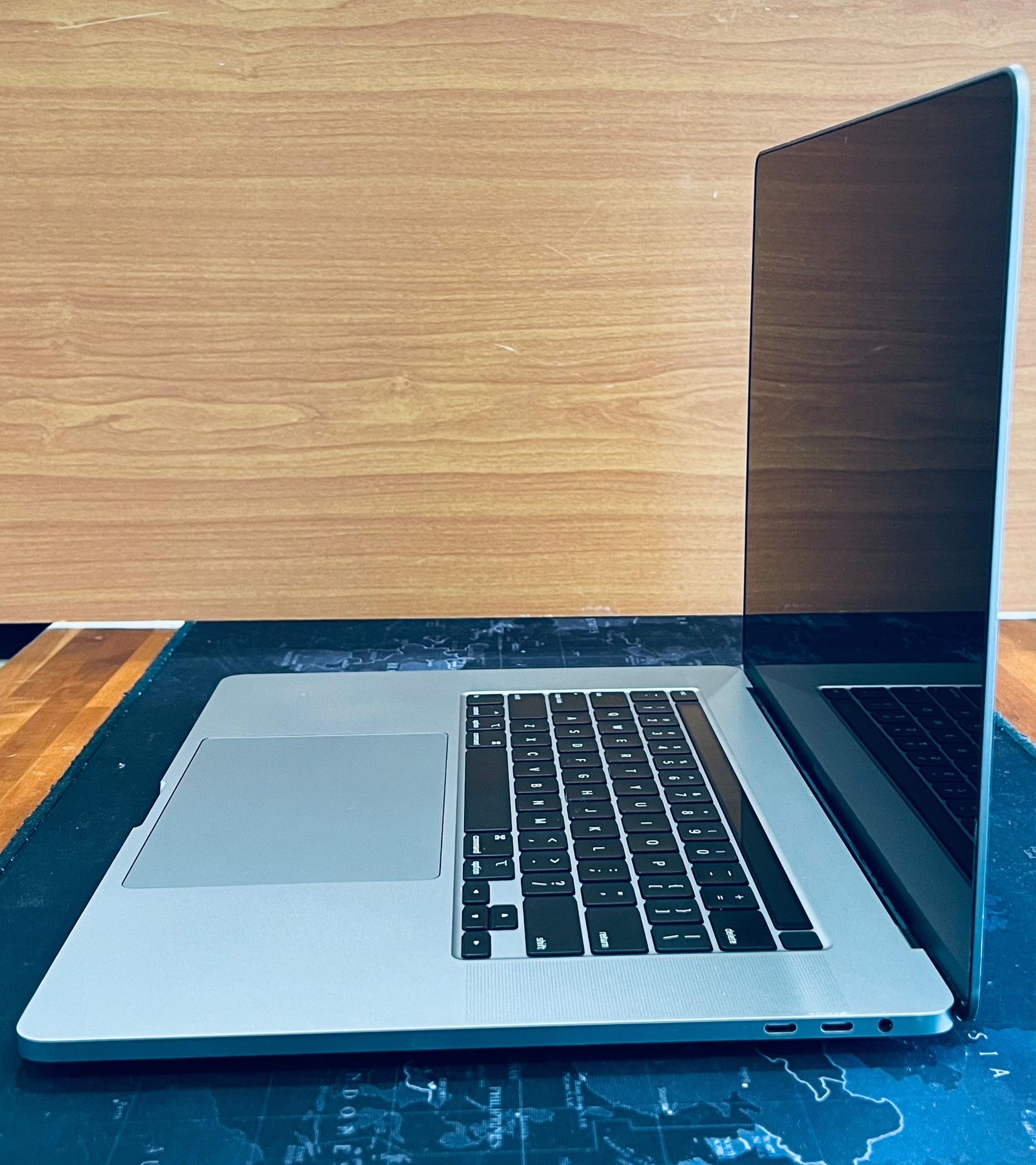 Apple MacBook Pro 16” Core i7 2.6Ghz 16GB 512GB Radeon Pro 5300M - photo 2