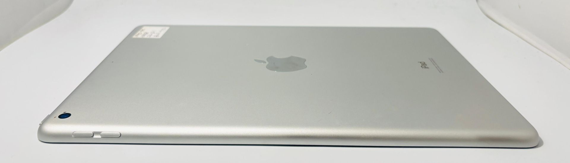 Apple iPad 9th Gen 64GB 10.2" Fully Functional - photo 4