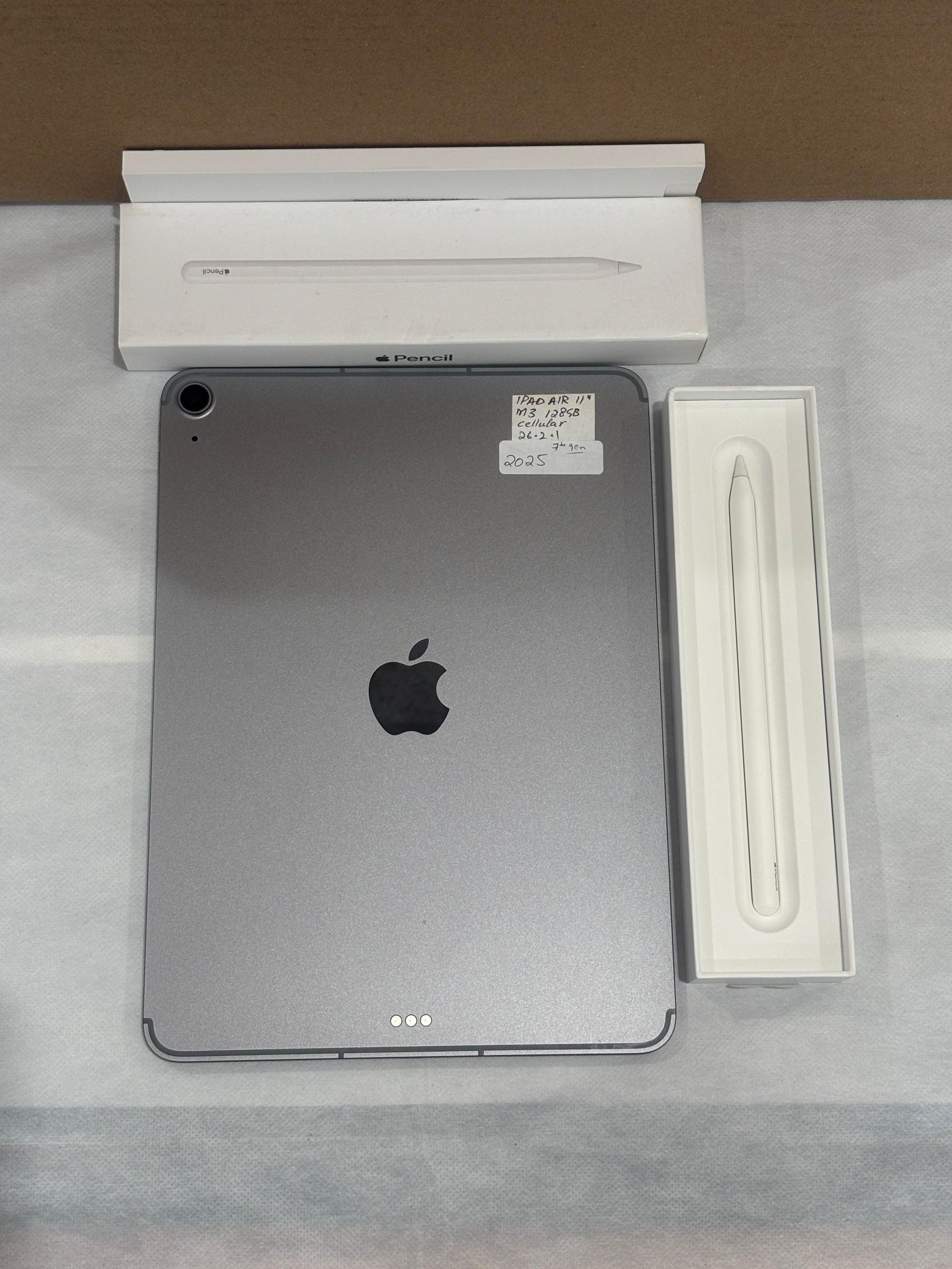 iPad Air 11-inch M3 2025 128GB Cellular w/Apple Pencil 2 - photo 2