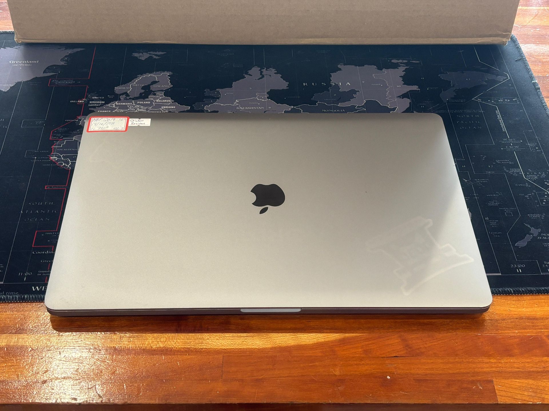 MacBook Pro 16" 2019 i9 16GB RAM 1TB SSD Radeon Pro - photo 2