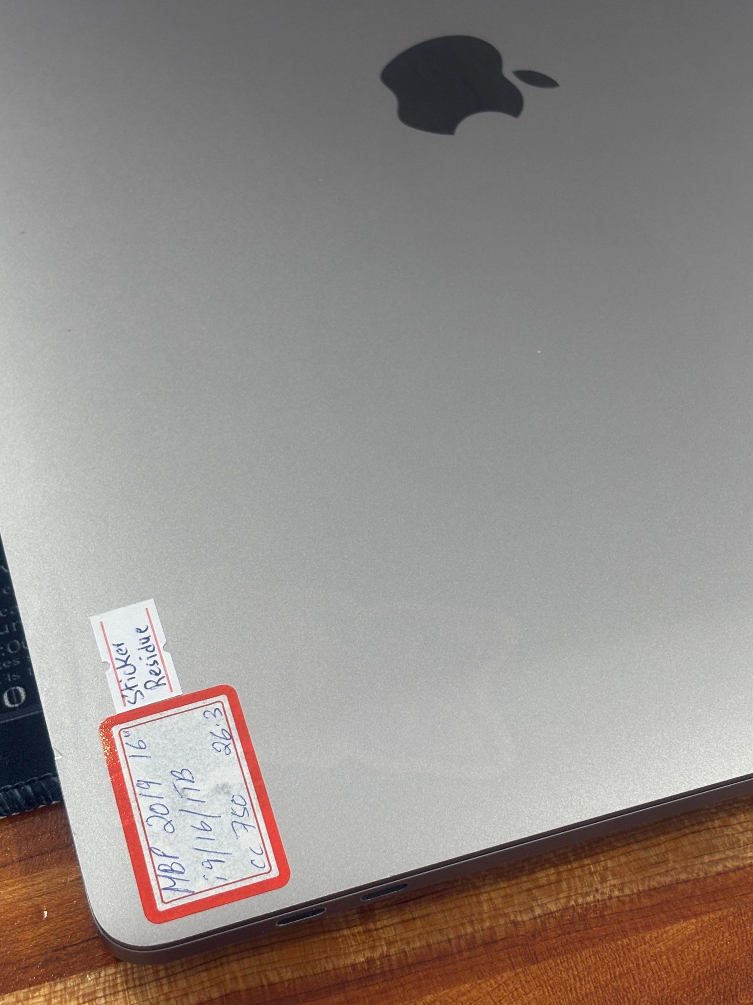 MacBook Pro 16" 2019 i9 16GB RAM 1TB SSD Radeon Pro - photo 4