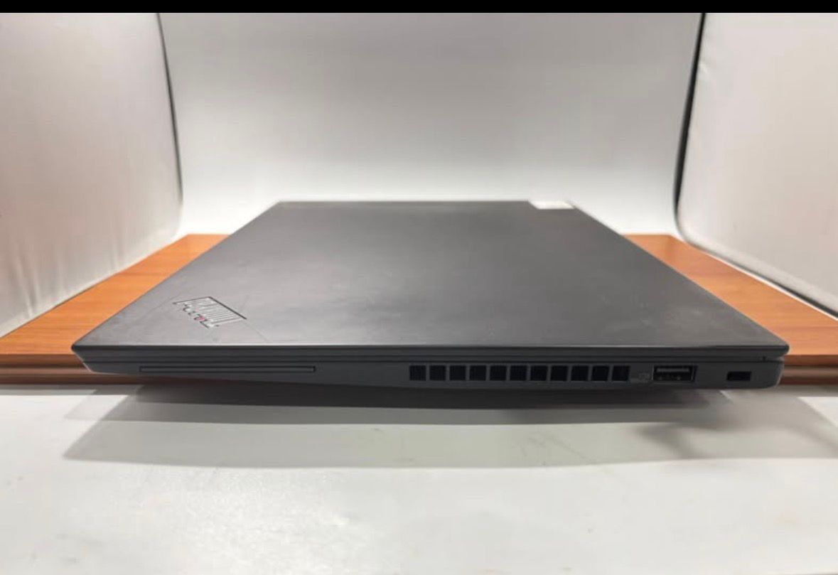Lenovo T14S Touchscreen Laptop - Core i5, 16GB RAM, 512GB SSD - photo 5