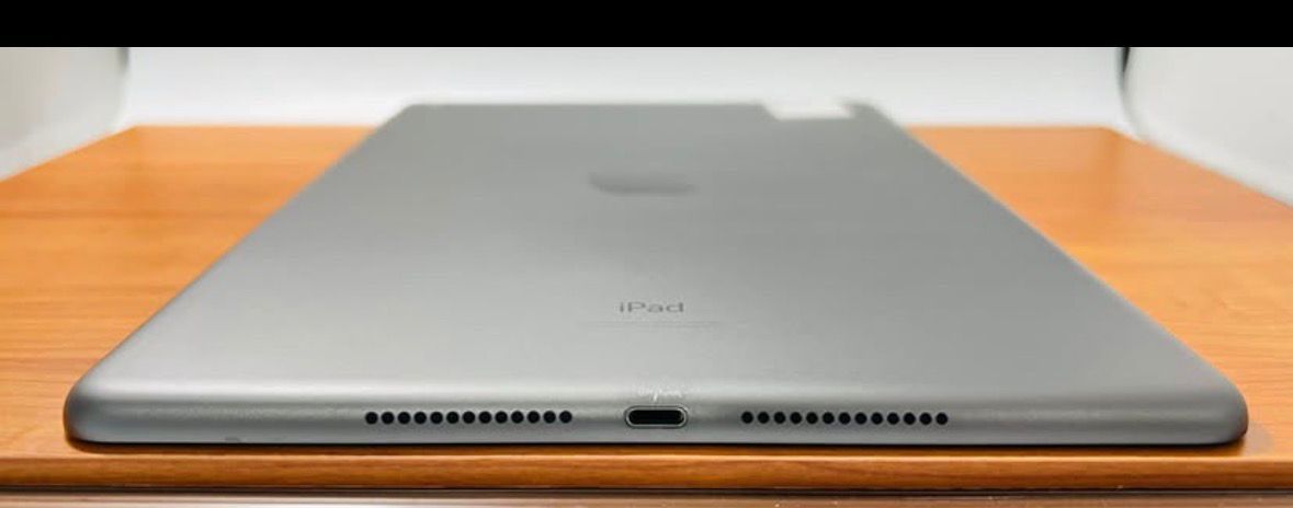 Apple iPad 9th Gen 64GB WiFi 10.2" - Excellent Condition - photo 5
