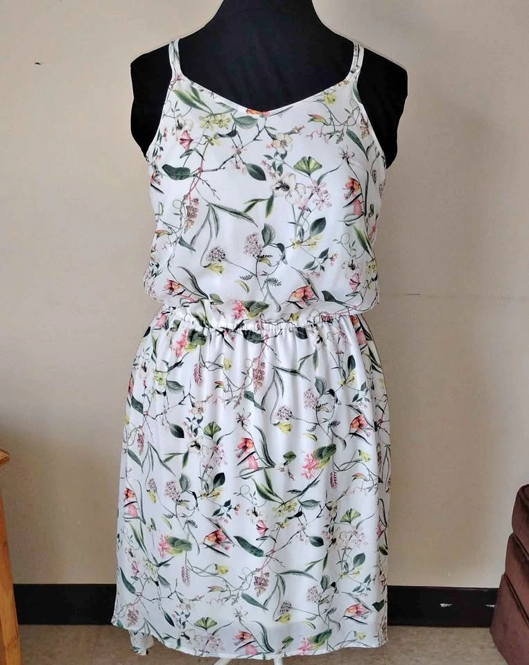 Ladies Smart Set White Green Floral Hi-Lo Summer Dress 🌱
