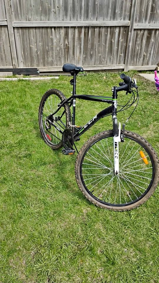 CCM Nitro XT Mountain Bike (taking offers)