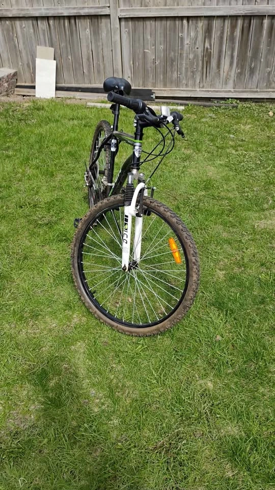 CCM Nitro XT Mountain Bike (taking offers) - photo 2