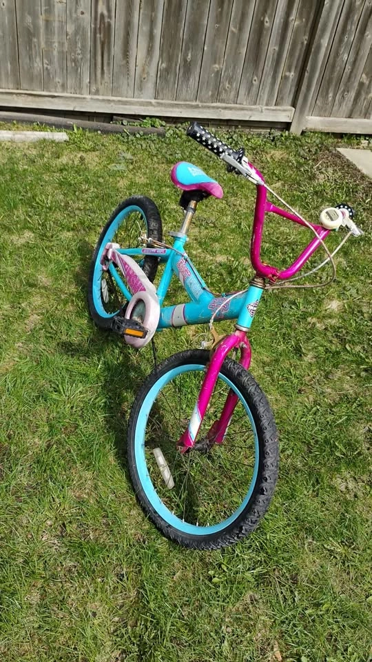16 inch Huffy Pink girls bike - photo 3