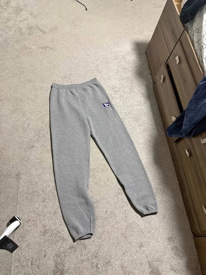 Men grey sweats