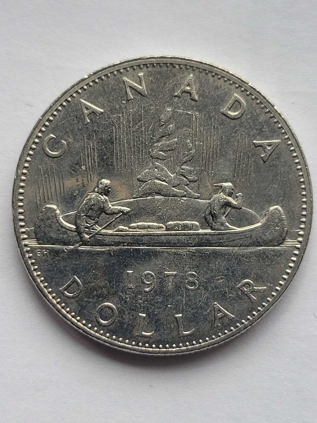1978 Canadian large Dollar Coin - photo 2