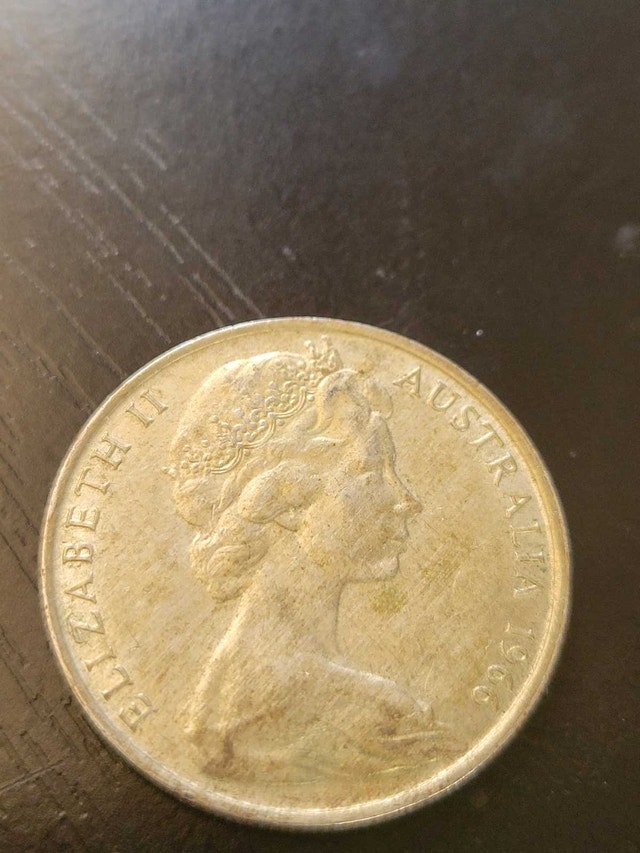1966 Australian 50 Cent Lamination Peel Error Coin - photo 2