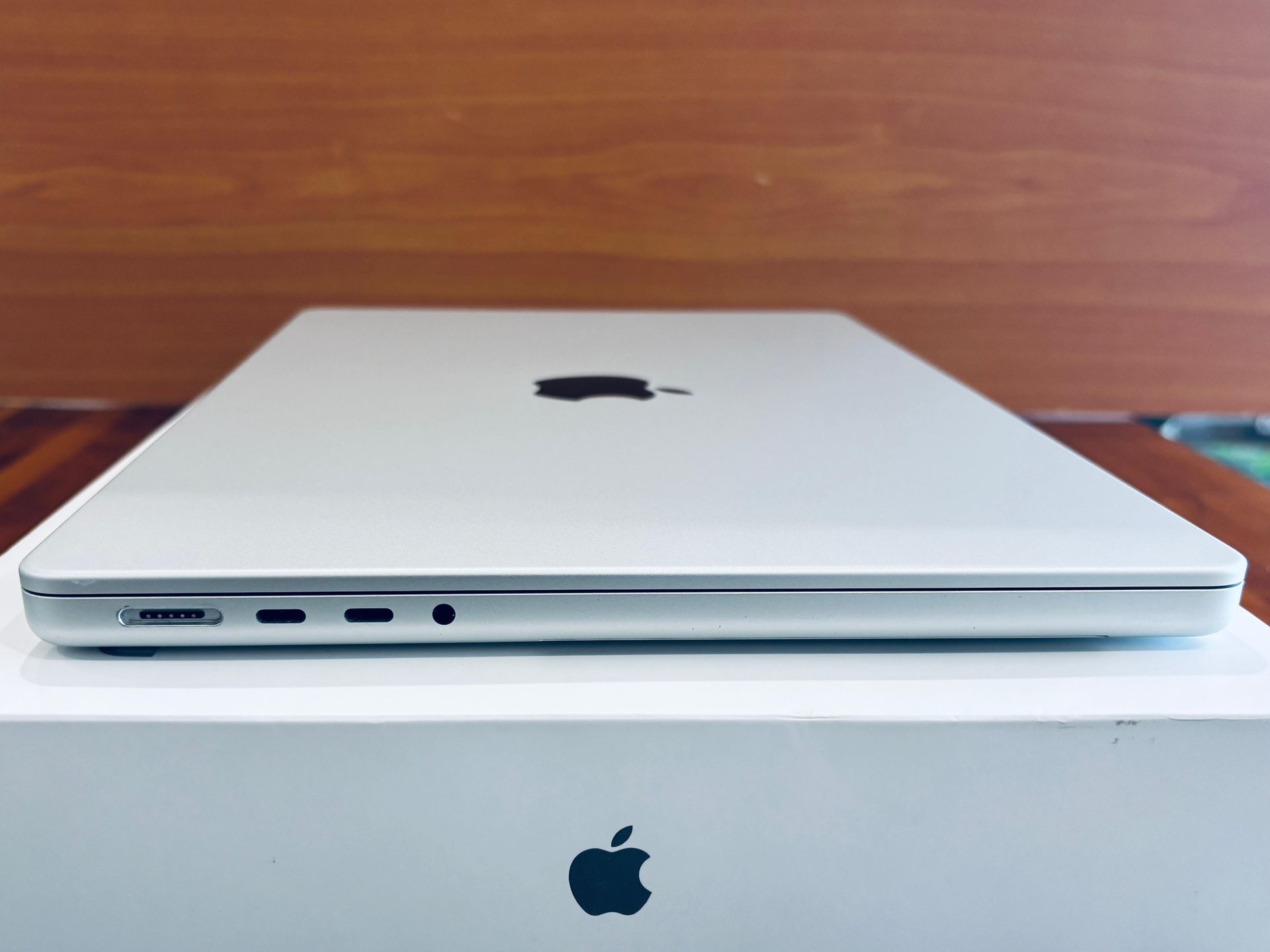 Apple MacBook Pro 14” M2 PRO 16GB RAM 1TB IN BOX - photo 2