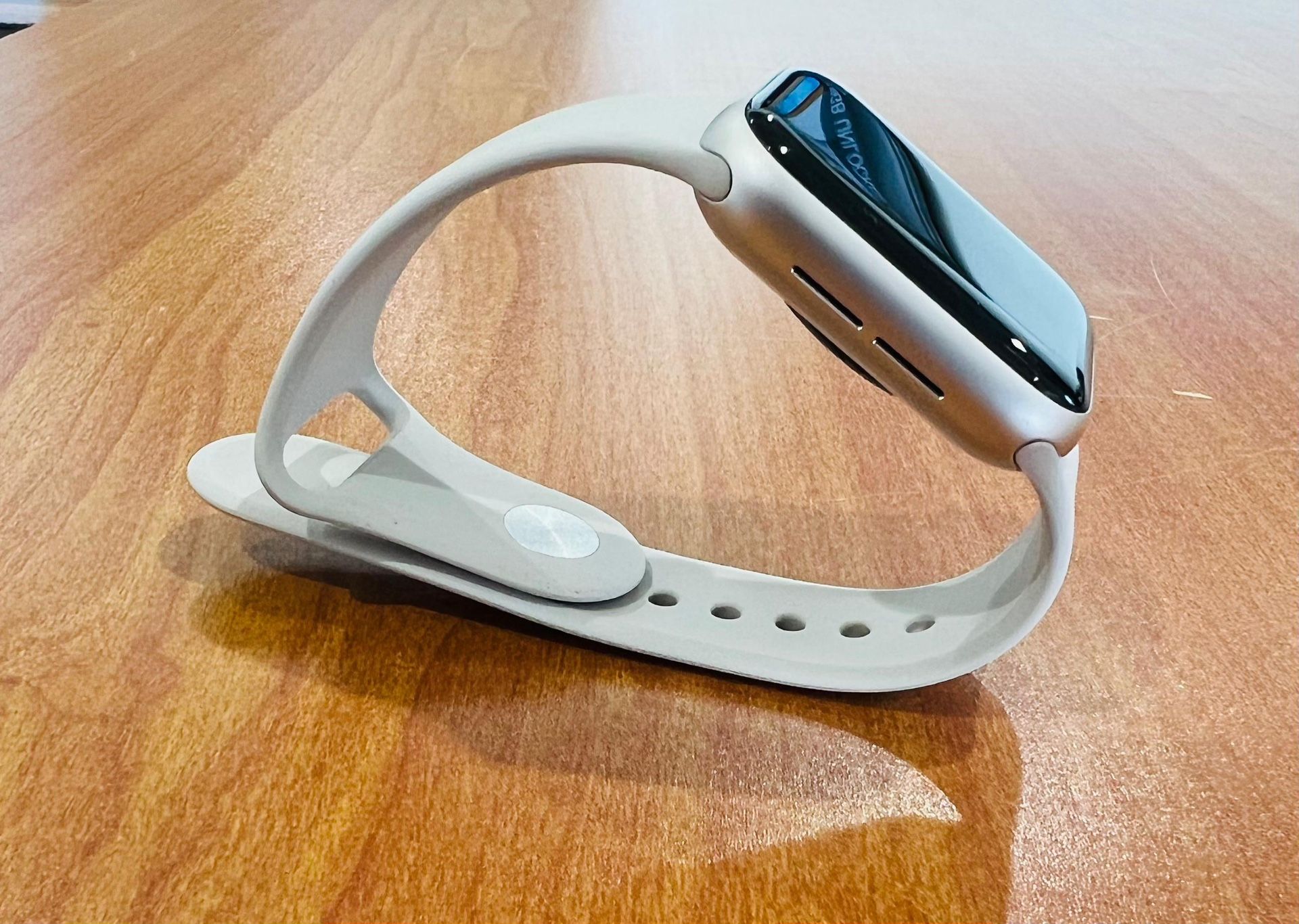 Apple Watch SE 3rd Gen 40MM Cellular - photo 2