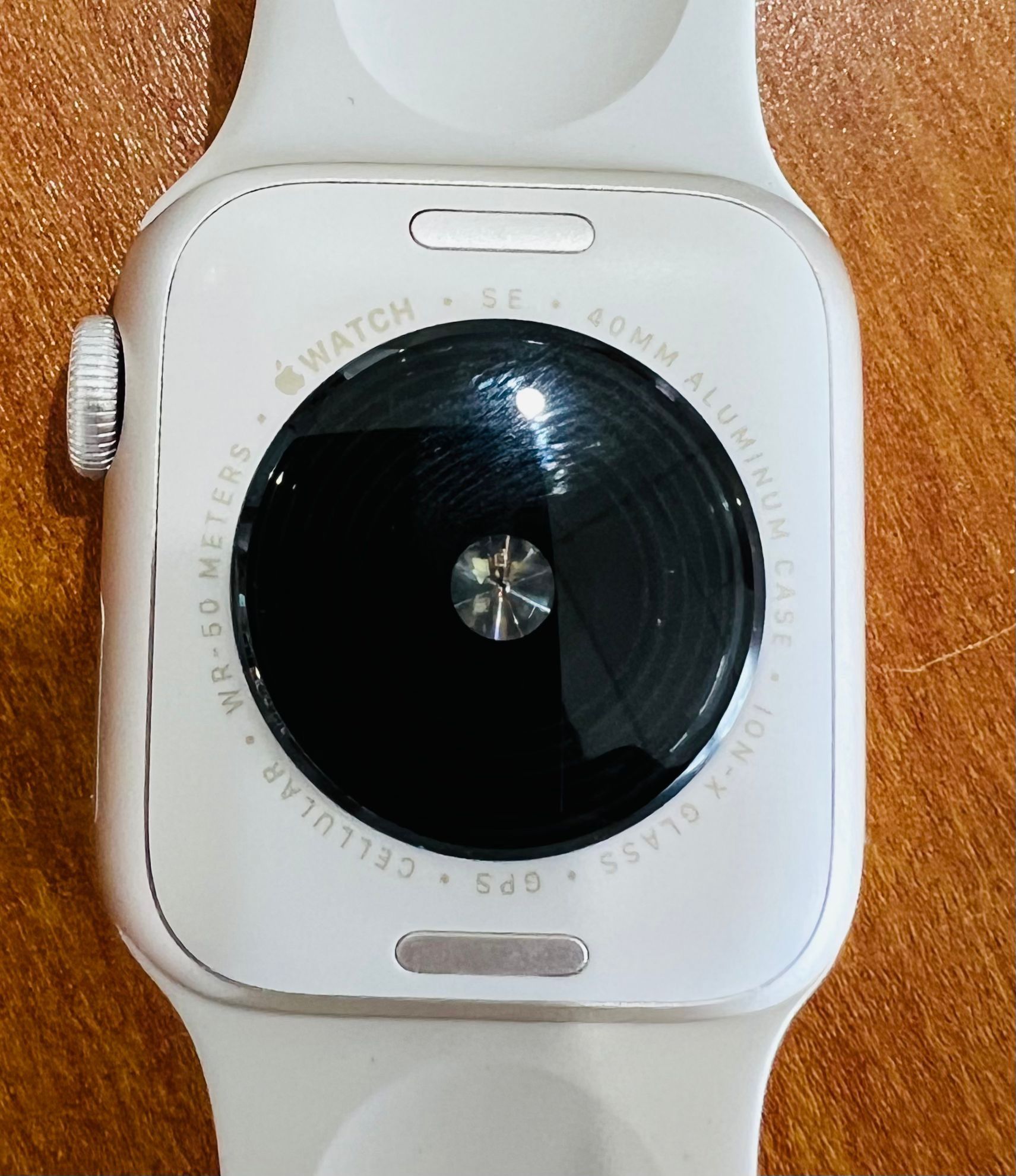 Apple Watch SE 3rd Gen 40MM Cellular - photo 5