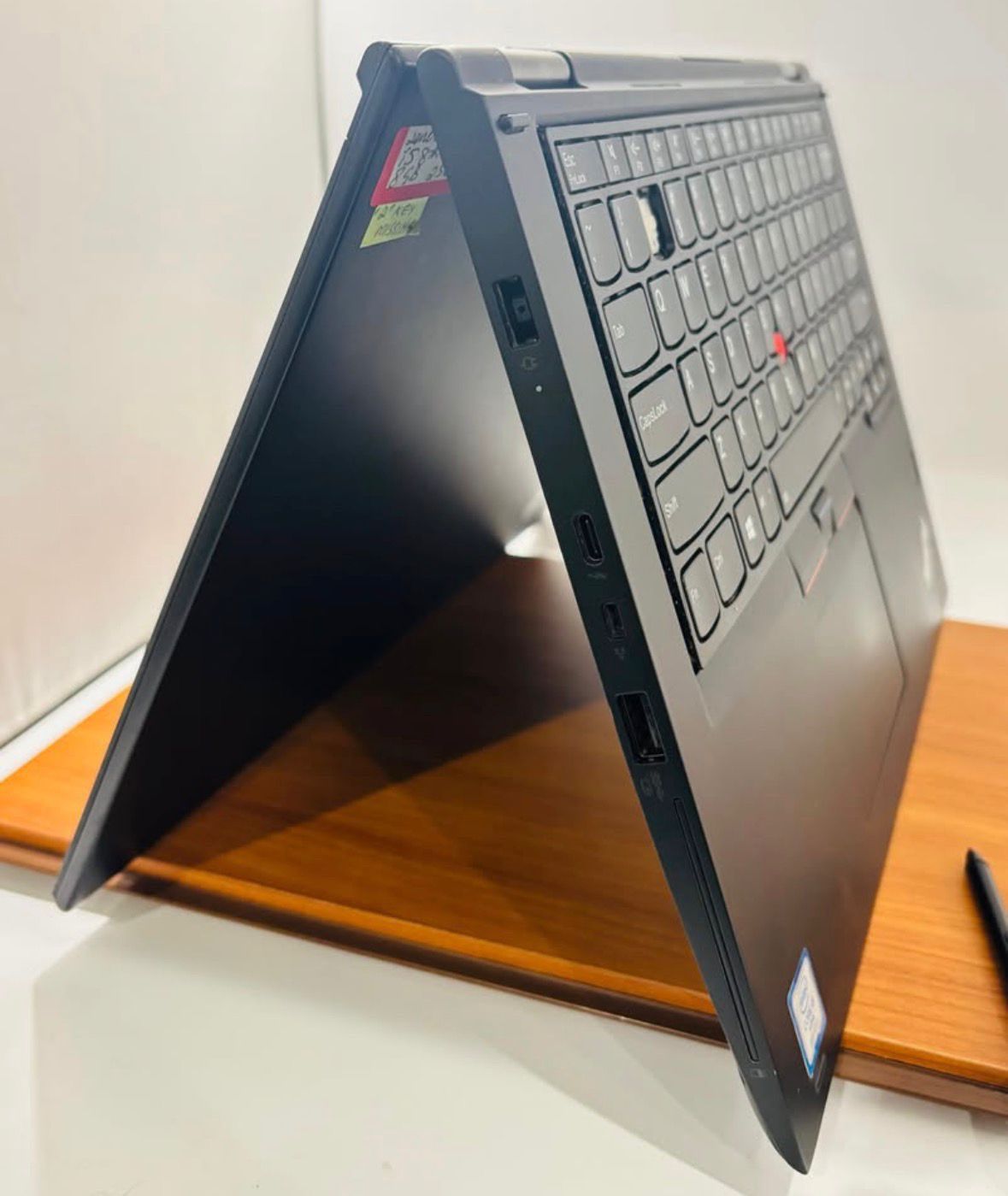 Lenovo Yoga X380 Laptop - Core i5, 8GB RAM, 250GB SSD, Win 11 - photo 4