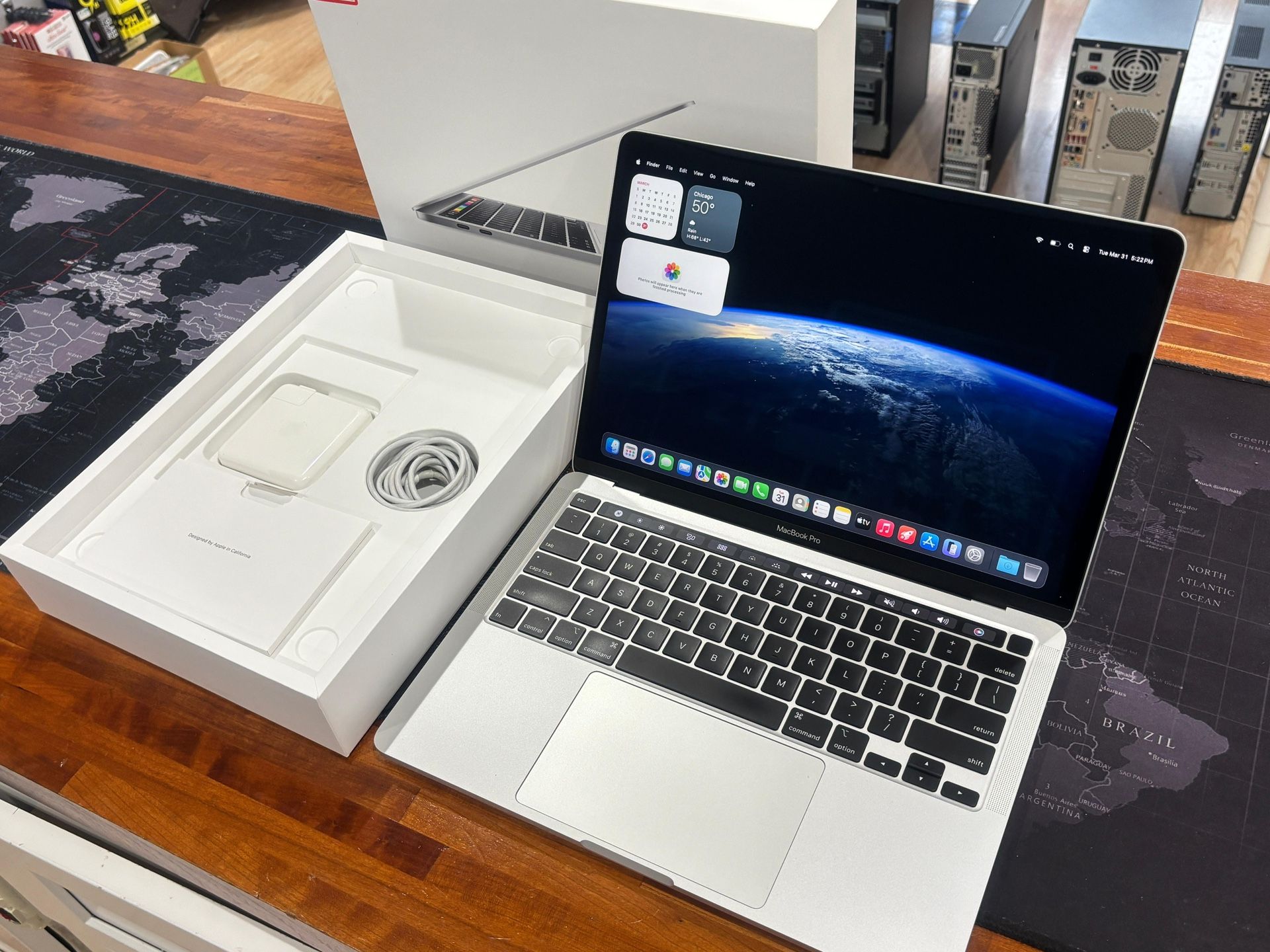 Apple MacBook Pro 13" 2020 - 16GB RAM, 1TB SSD