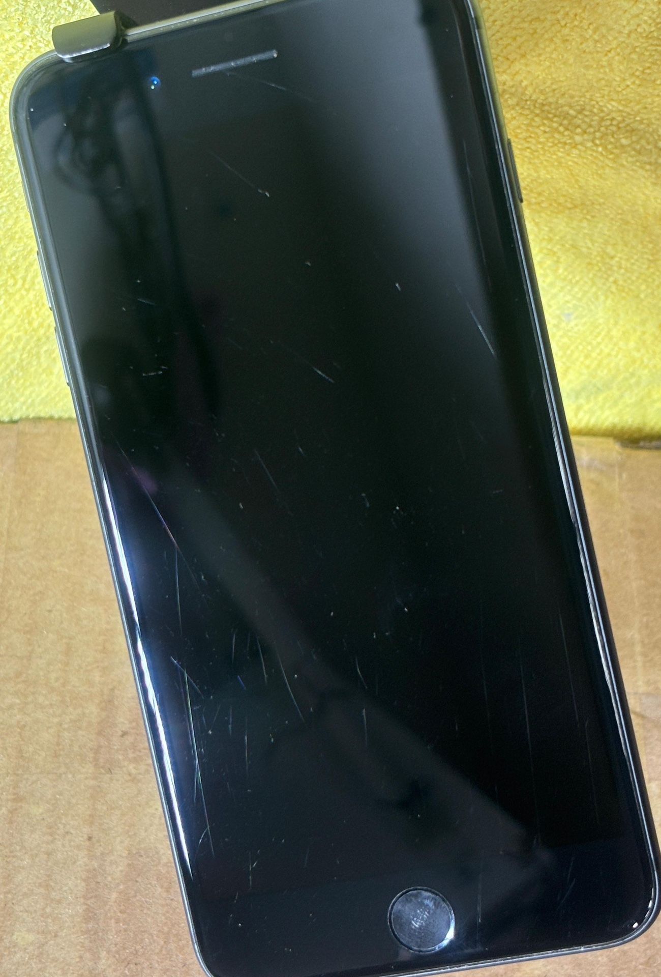 Apple iPhone 8 Plus 64GB Unlocked - photo 4