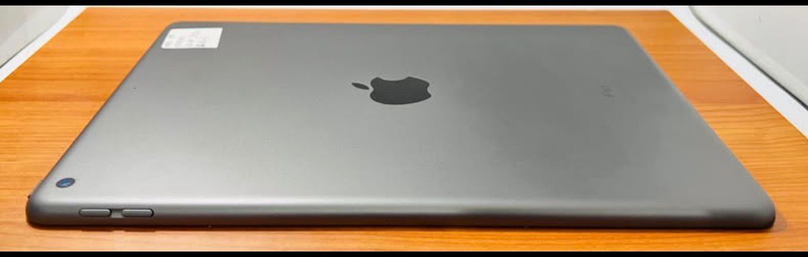 Apple iPad 9 64GB 10.2" WiFi - Excellent Condition - photo 4
