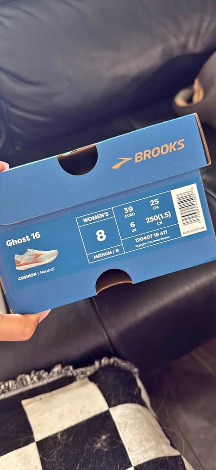 Brand New Size 8 Brooks Ghost 16
