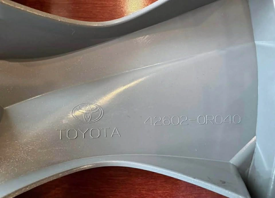 Toyota Steel Rims and Hubcaps - 15 inch - photo 4