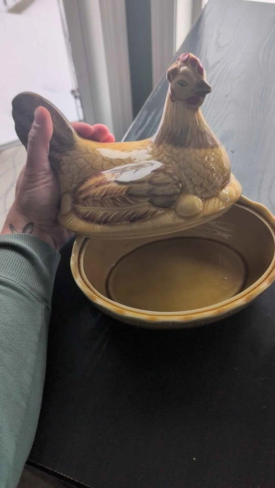 Vintage Sadler Ceramic Chicken Hen on Nest Dish - photo 2